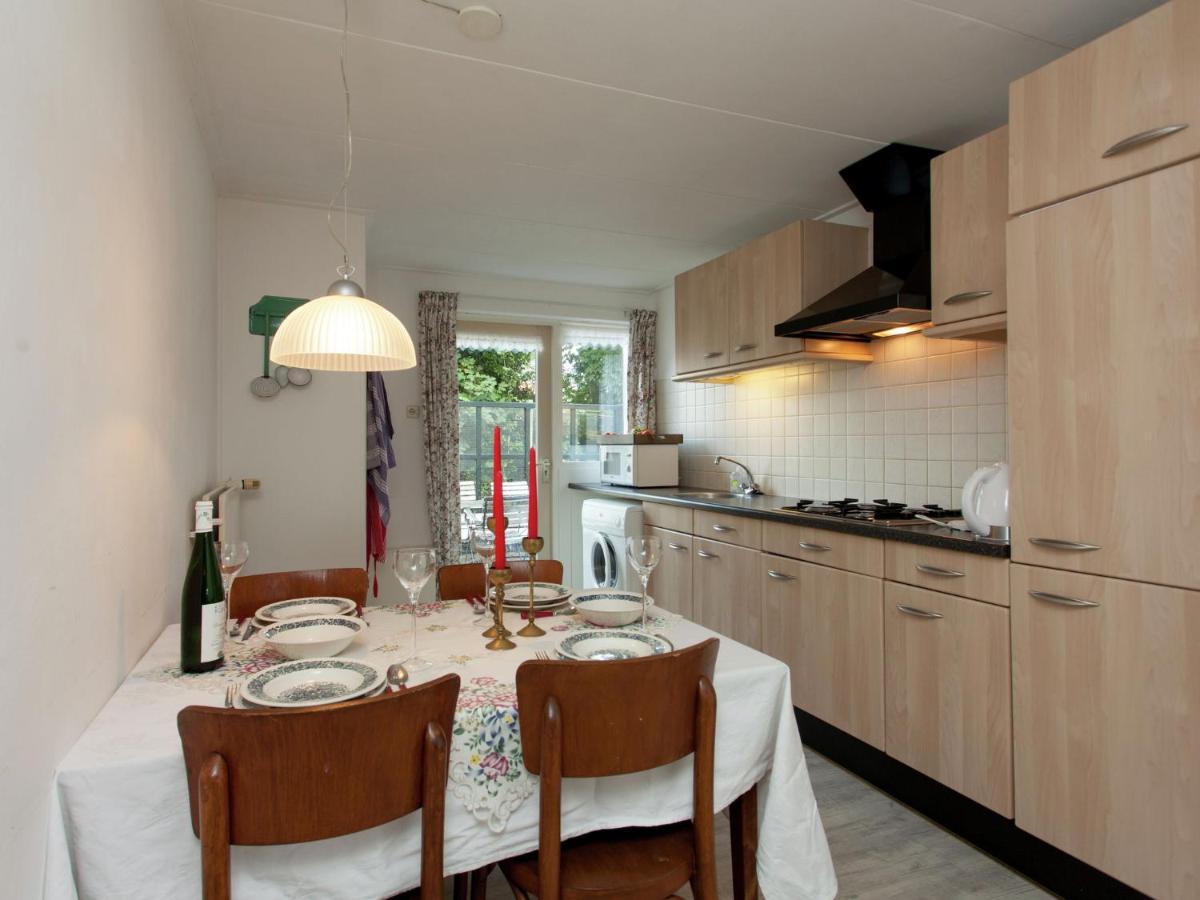 Fairytale Cottage In Nes Friesland With Garden Exteriér fotografie