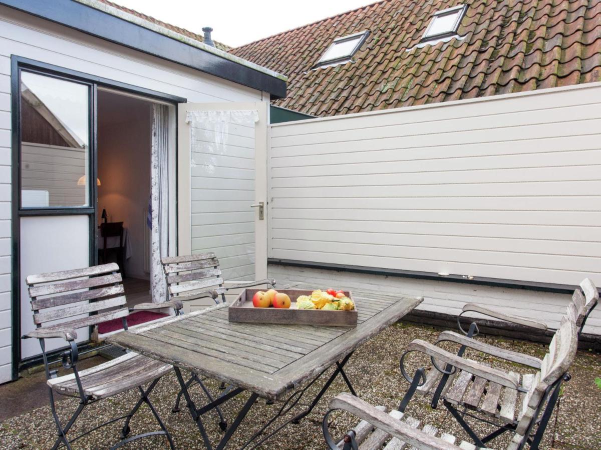 Fairytale Cottage In Nes Friesland With Garden Exteriér fotografie